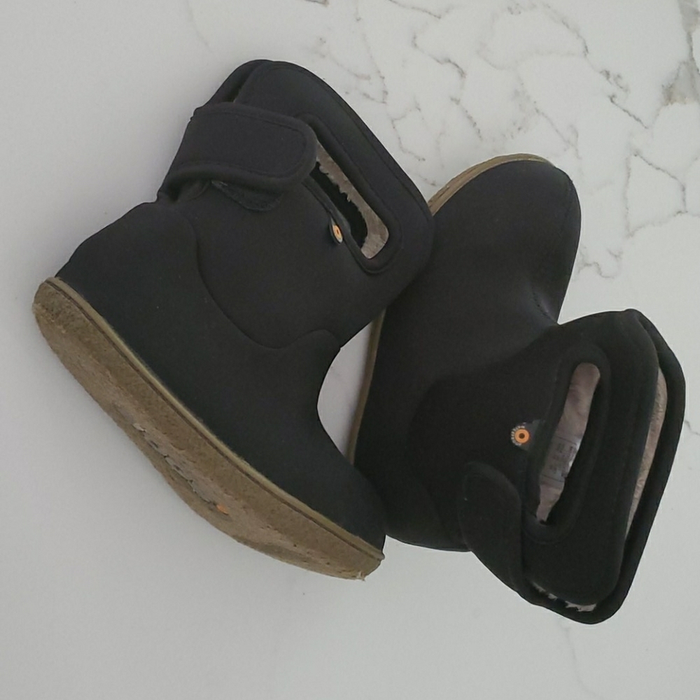 BOGS little kid snow boots